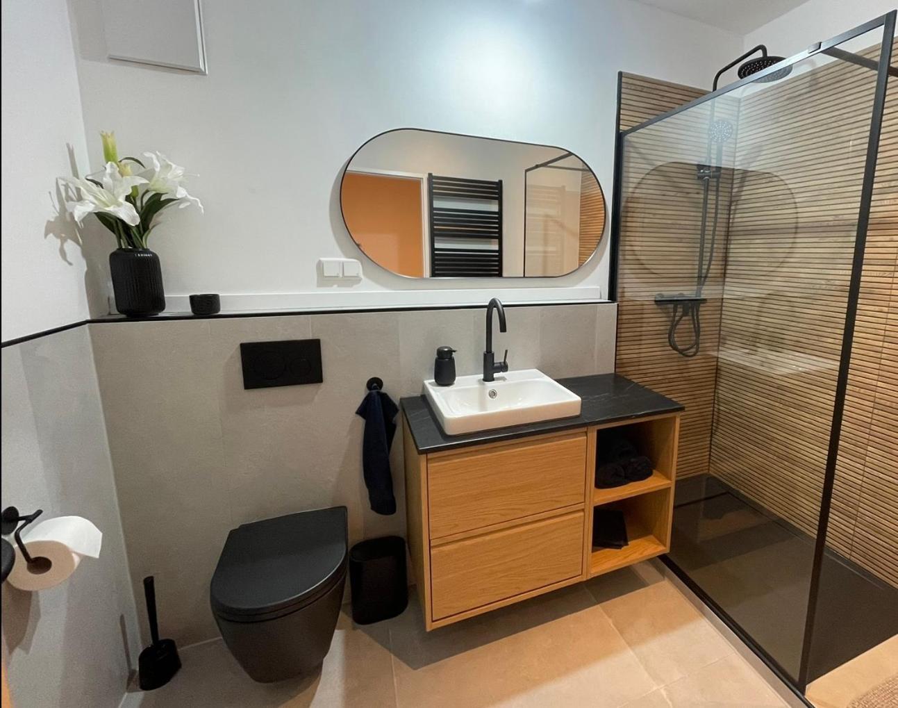 Moderne Wohnung - Renoviert 2024 Solingen Bagian luar foto